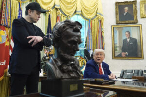 Trump in Oval