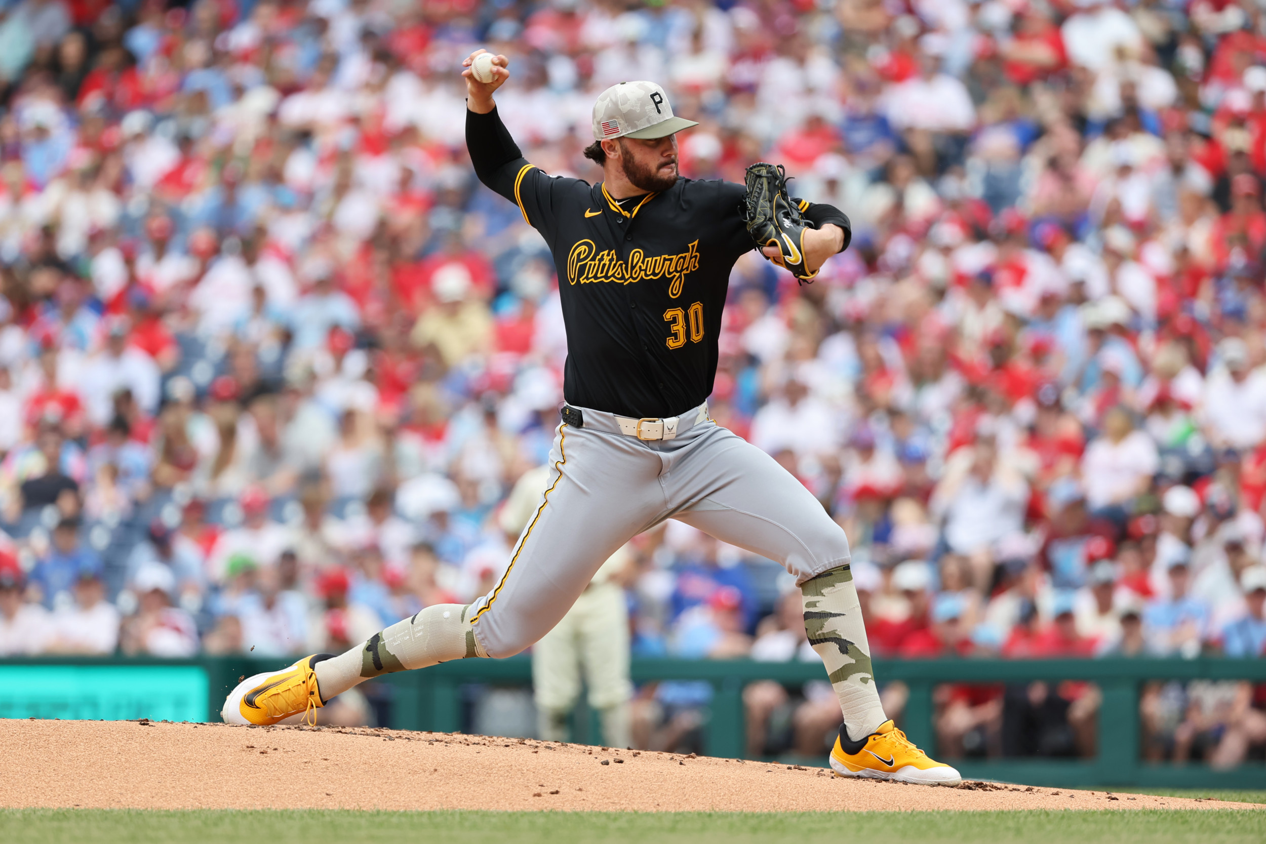 Paul Skenes Pitching against Phillies