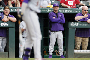 college world series betting preview