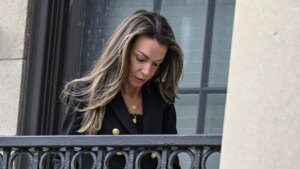 Karen Read jury deliberates as other famous cases took hours to days