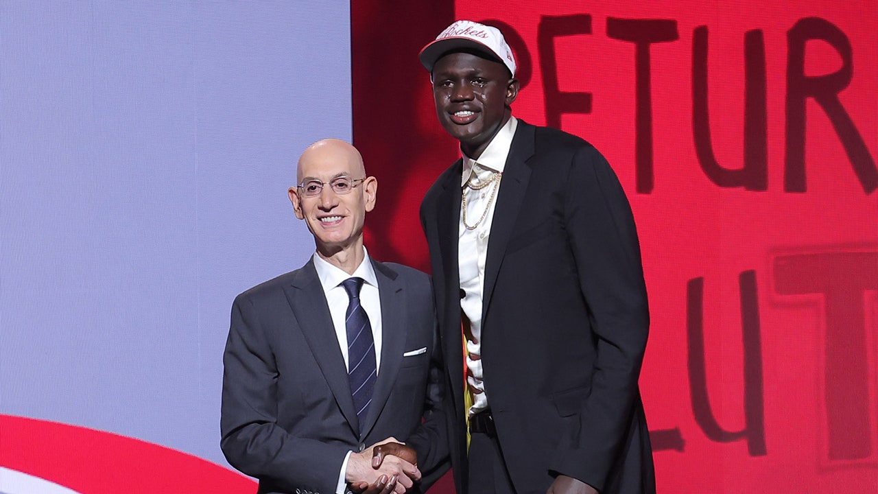 Khaman Maluach goes from Sudanese refugee to the NBA