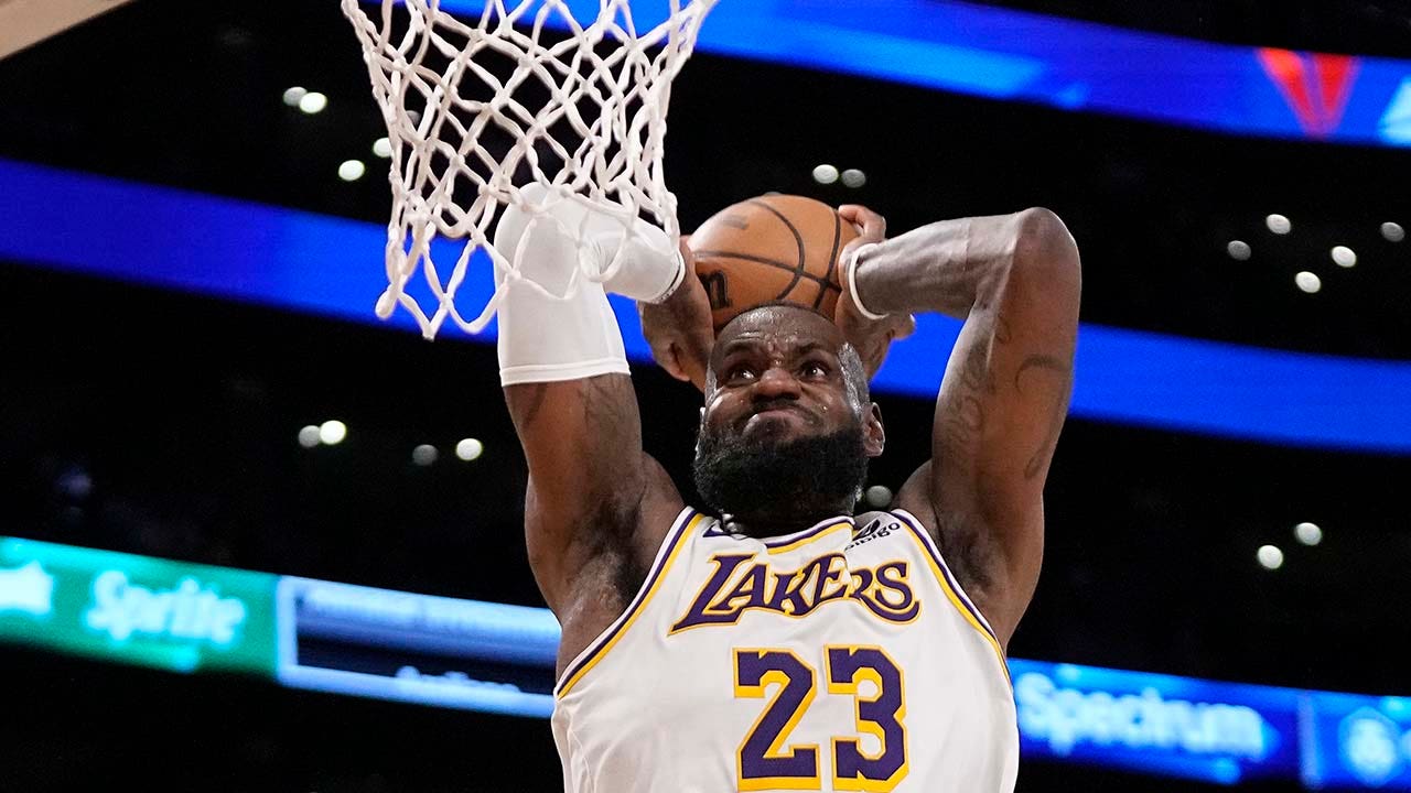 LeBron James makes Lakers contract decision