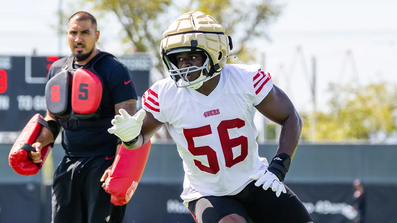 49ers DE Tarron Jackson hospitalized after training camp collision