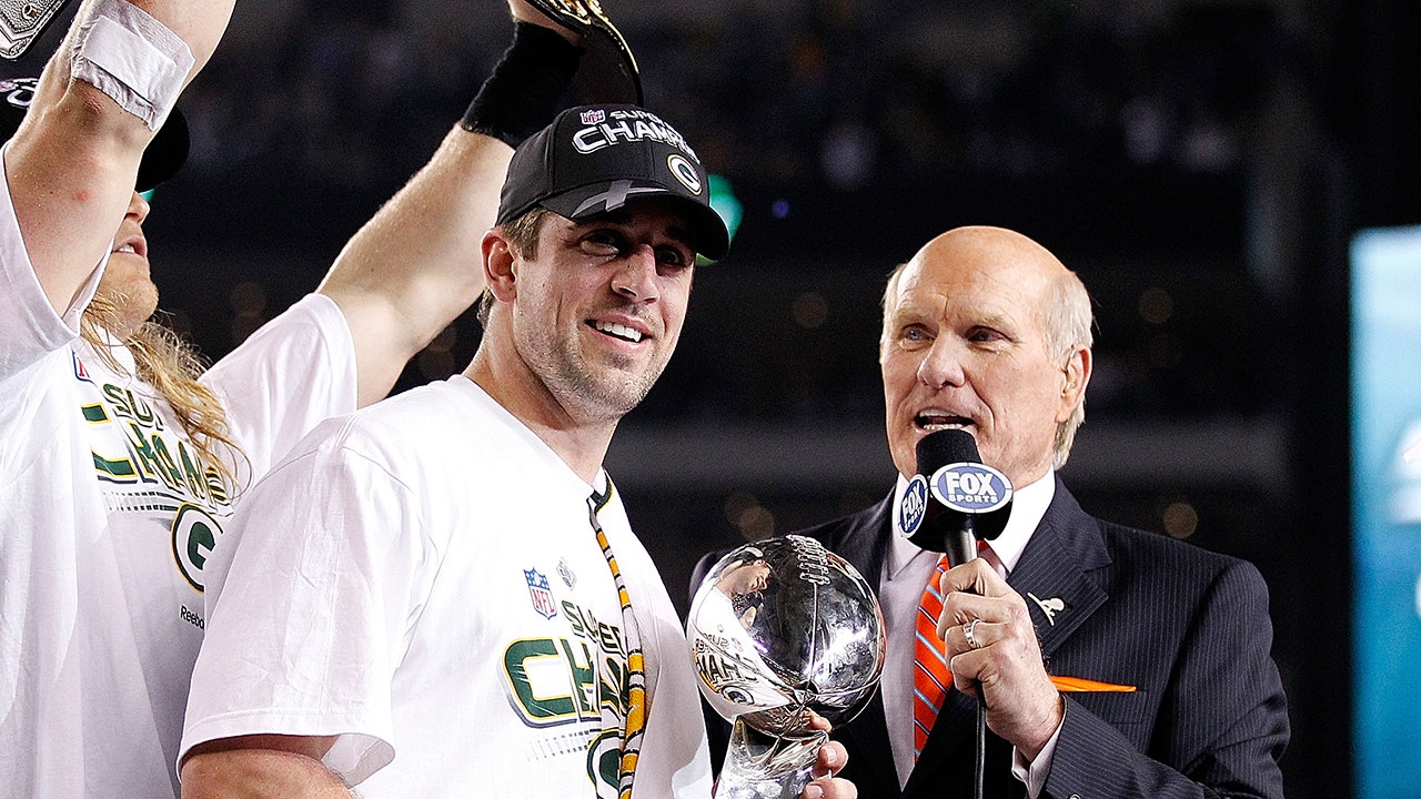 Aaron Rodgers takes high road on Terry Bradshaw's negative comments