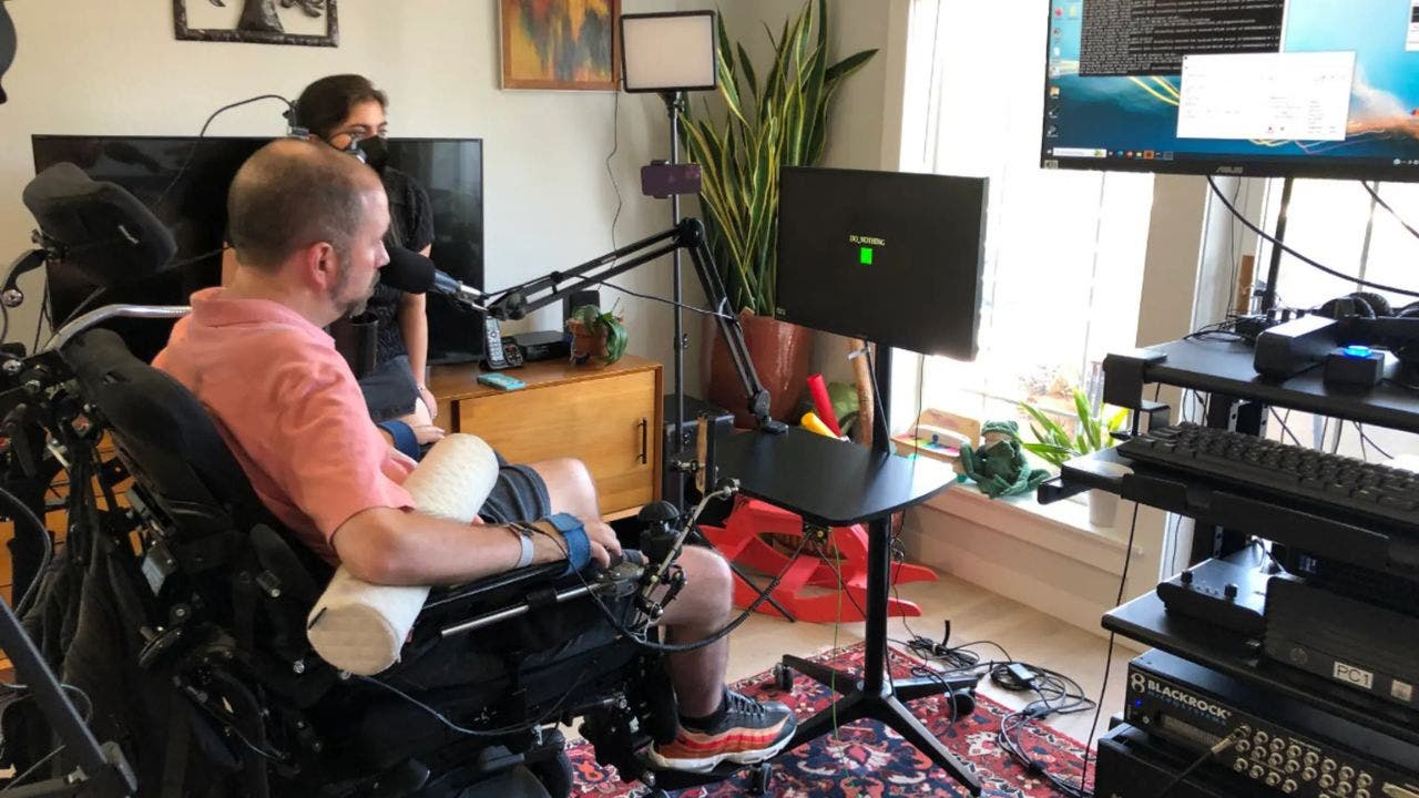Amazing breakthrough for paralyzed man who can't speak