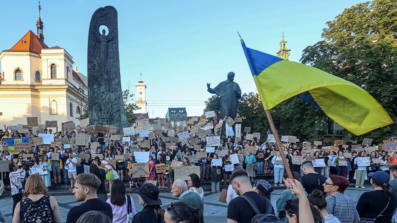 Anti-corruption bill sparks widespread protests across Ukraine as Zelenskyy points to Russia