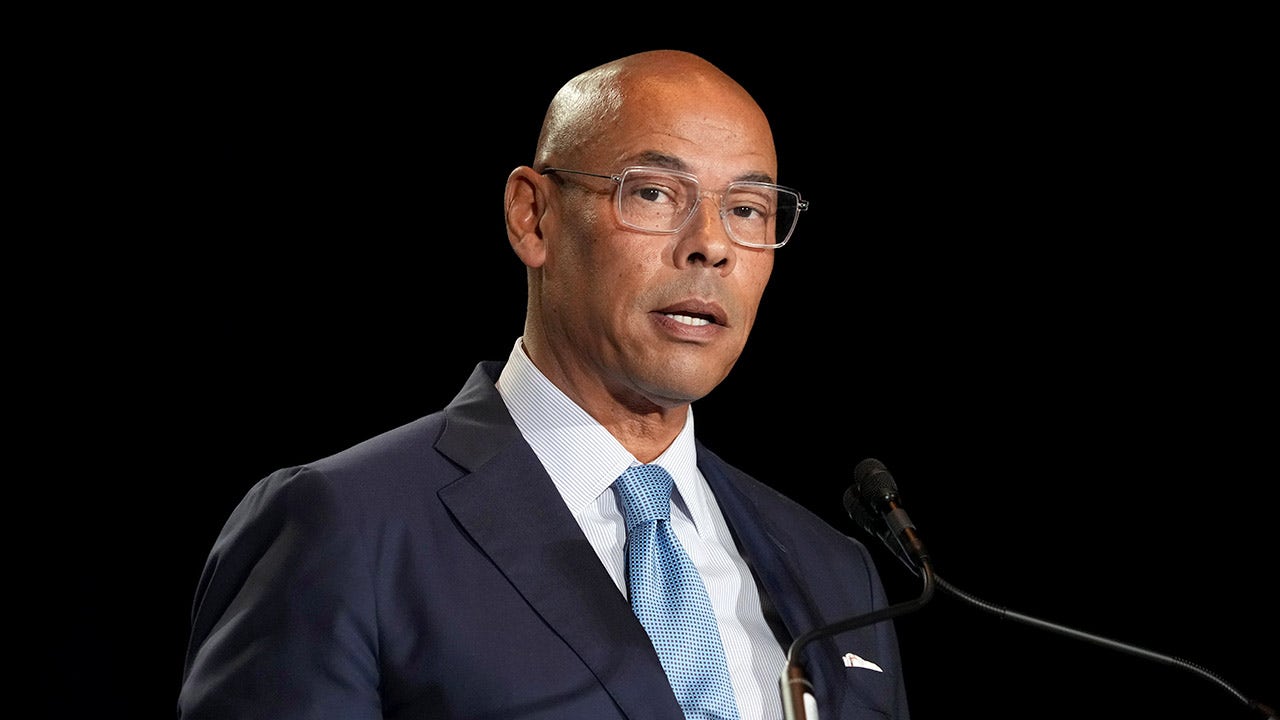 Ex-NFLPA exec Lloyd Howell Jr. reportedly charged strip club visits to union