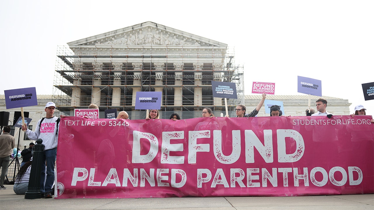 Federal judge pauses Trump plans to defund Planned Parenthood