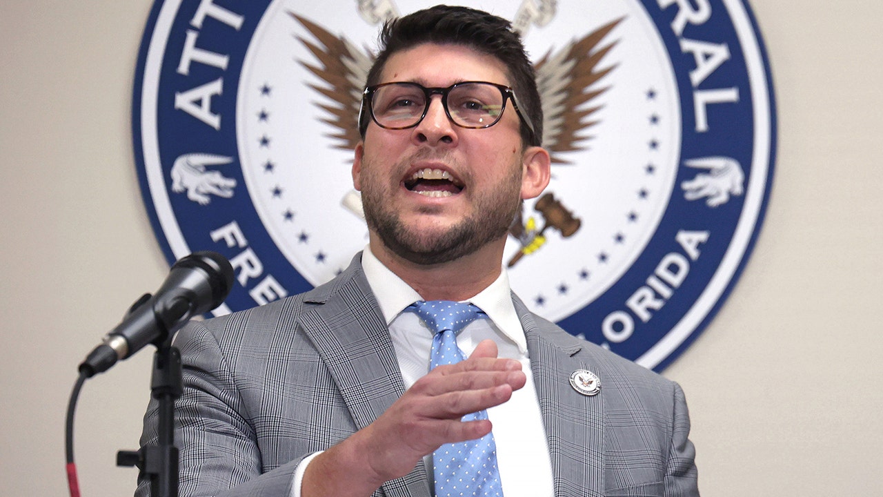 Florida AG Uthmeier welcomes people to report if their ex is in US illegally