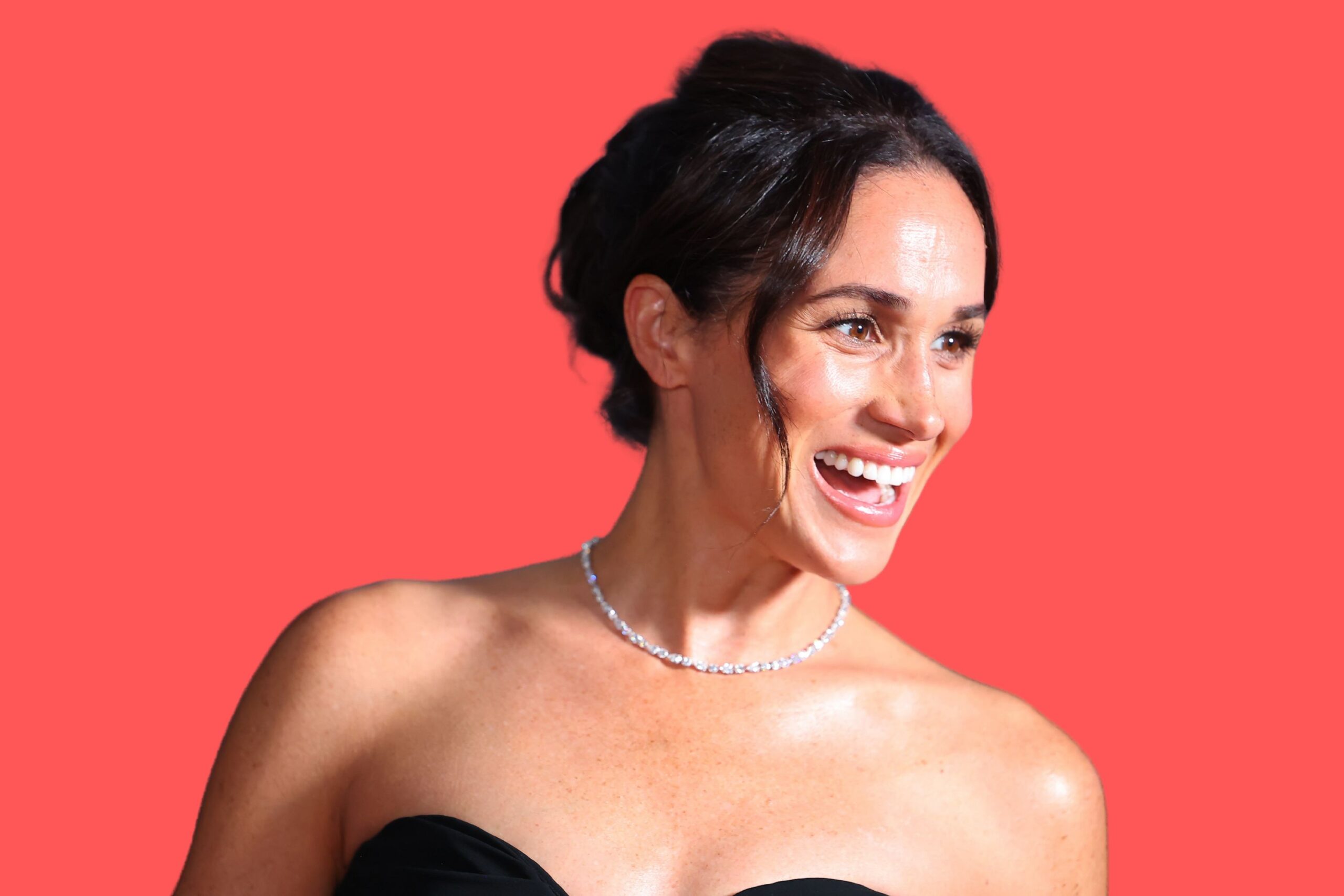Meghan Markle Smiles at Paley Awards