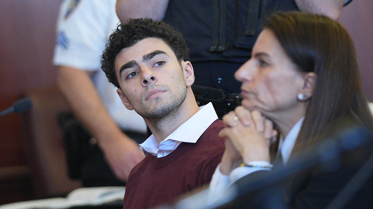 Mangione lawyers allege HIPAA violation in UnitedHealthcare CEO murder case