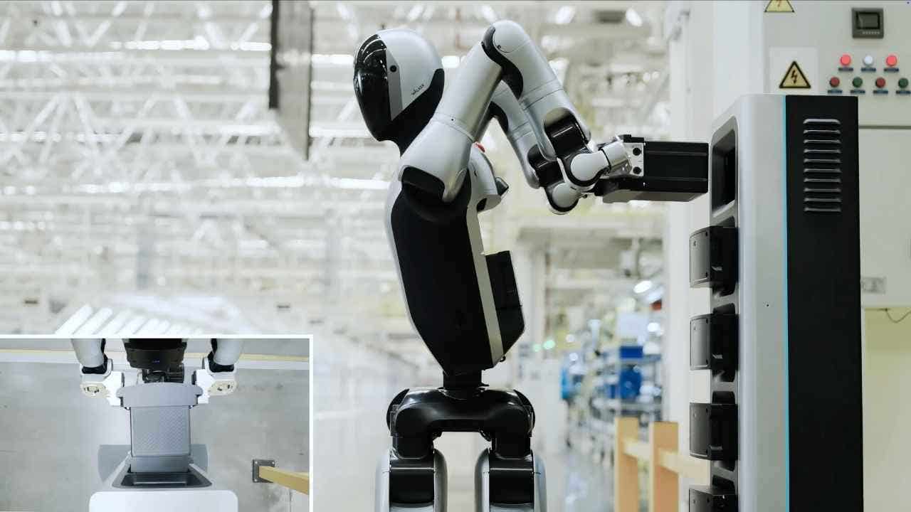 The Walker S2 humanoid robot swaps its own battery for 24/7 operation