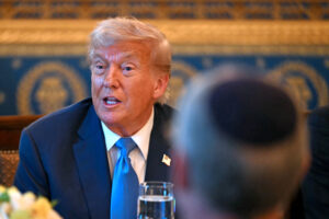 Trump Convenes Cabinet, Countries Scramble Response to New Tariff Deadline