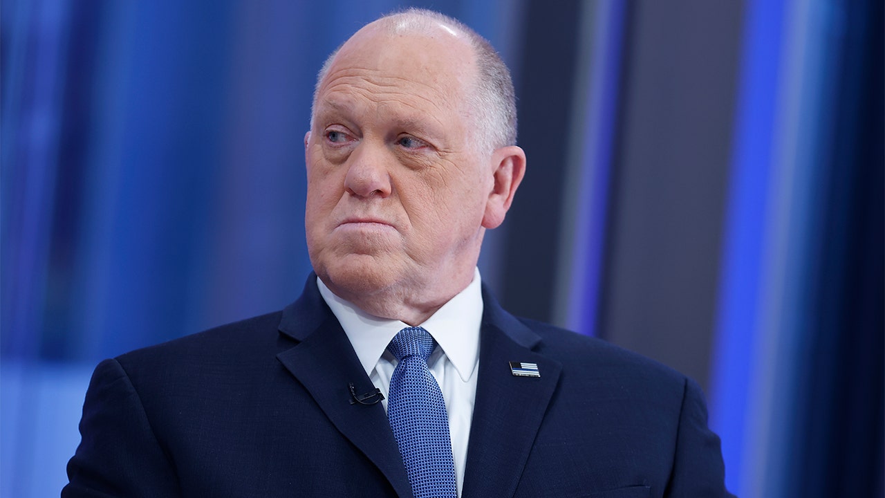 Trump border czar Tom Homan fires back at heckler during fiery speech