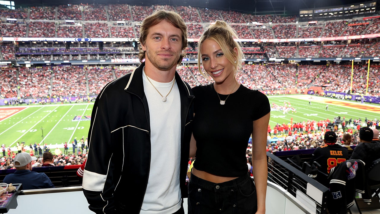 Alix Earle shuts down spilt rumors with Texans' Braxton Berrios