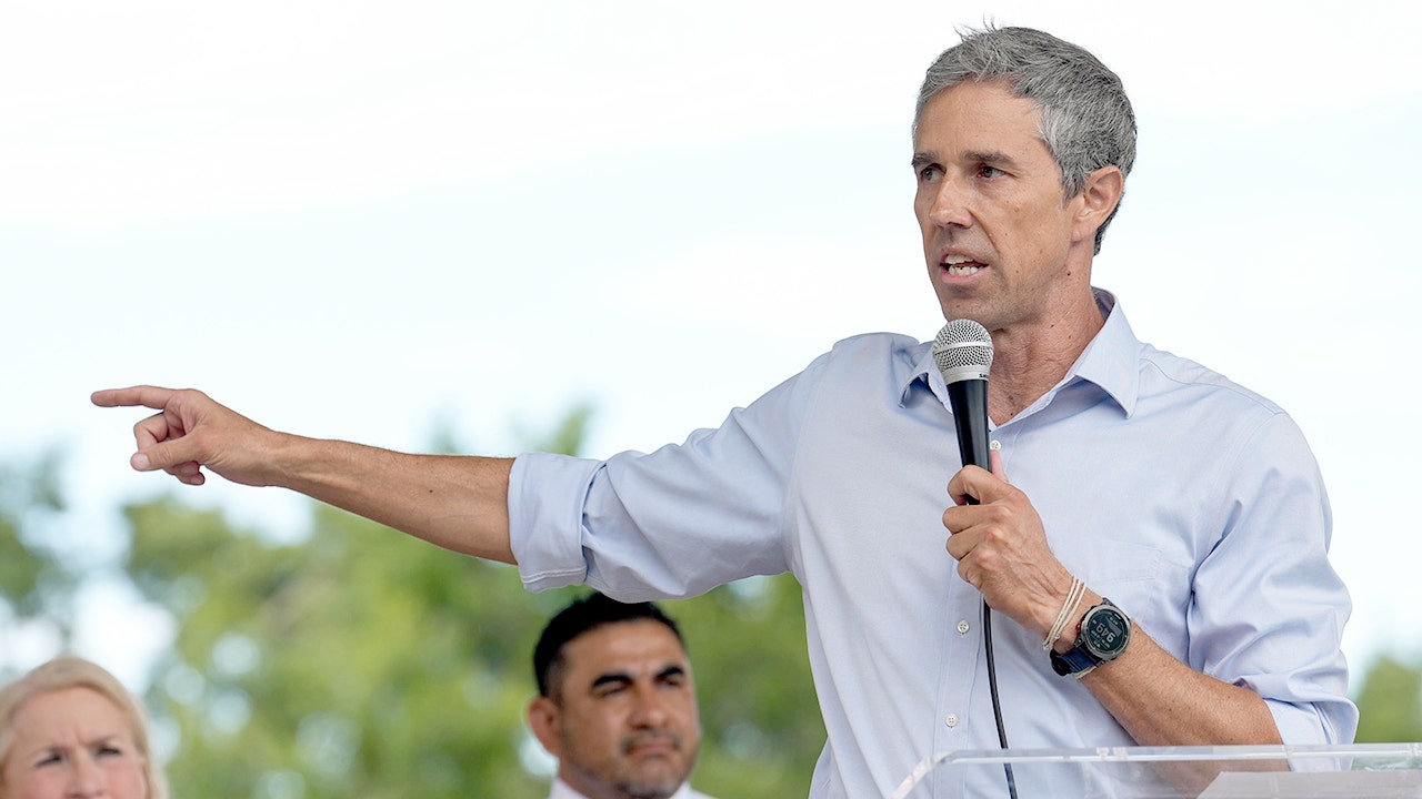 Beto O'Rourke compares 2025 America under Trump to 1933 Nazi Germany