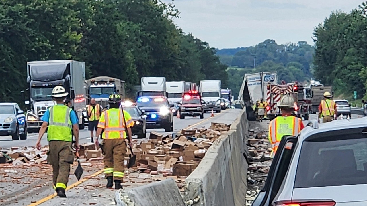 Hot dogs spill across Pennsylvania highway after truck crash causes traffic jam
