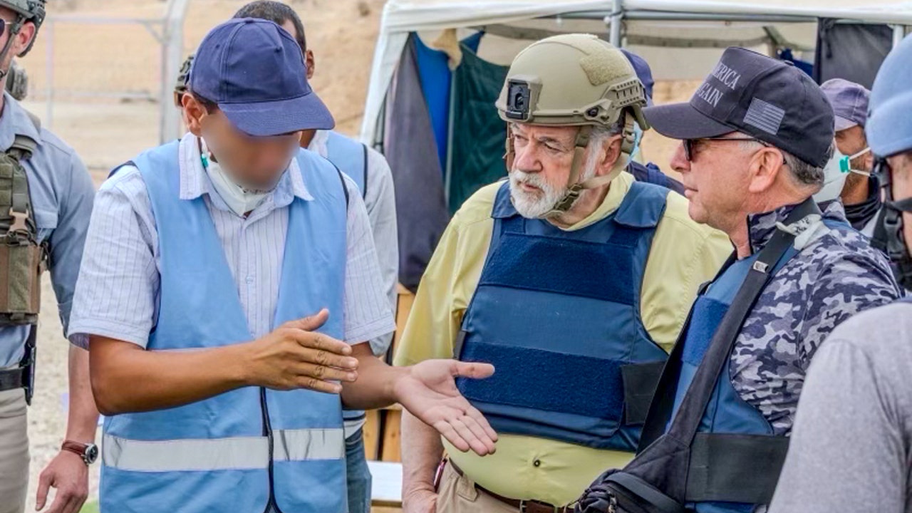 Huckabee visits Gaza, slams Hamas for looting humanitarian aid supplies