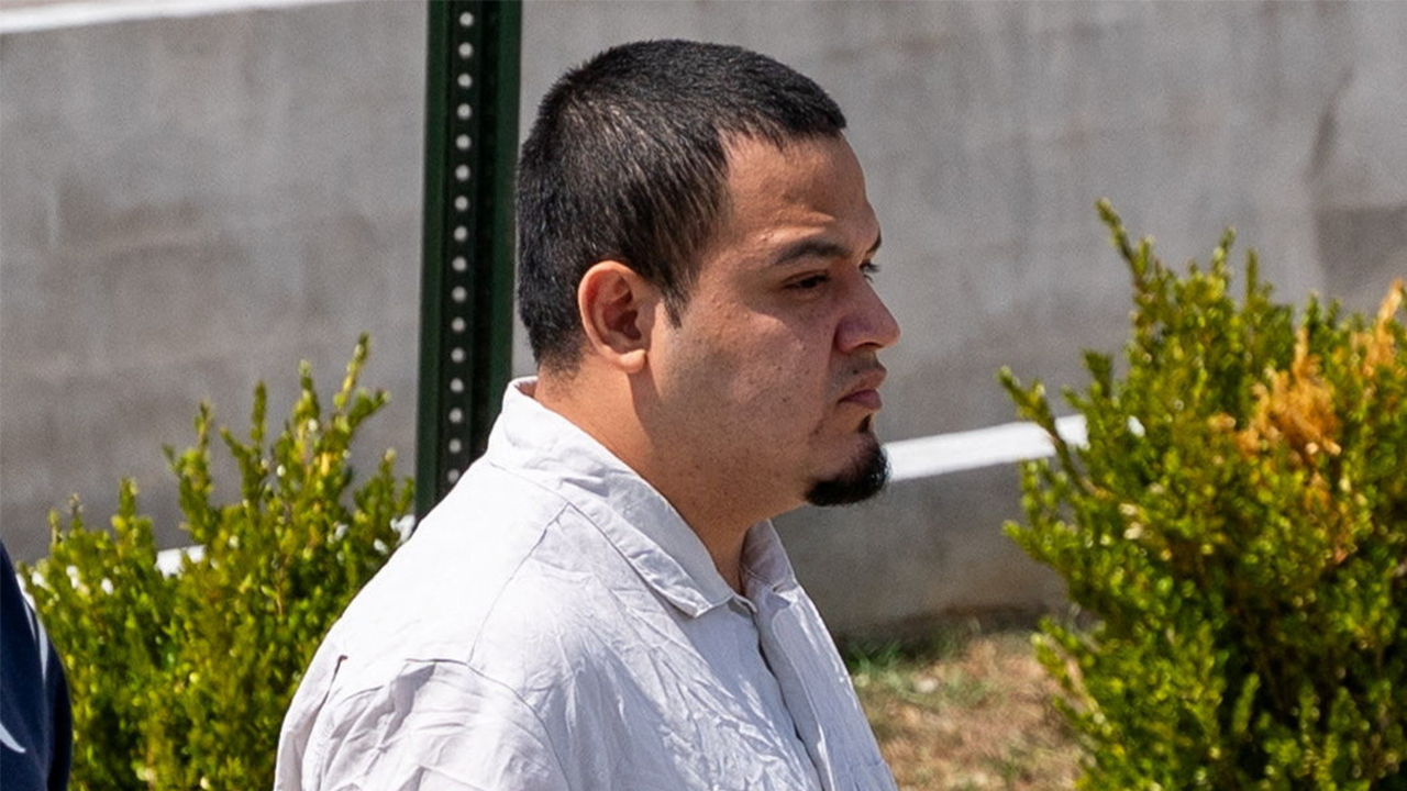 ICE threatens Uganda deportation for Kilmar Abrego Garcia after release from jail