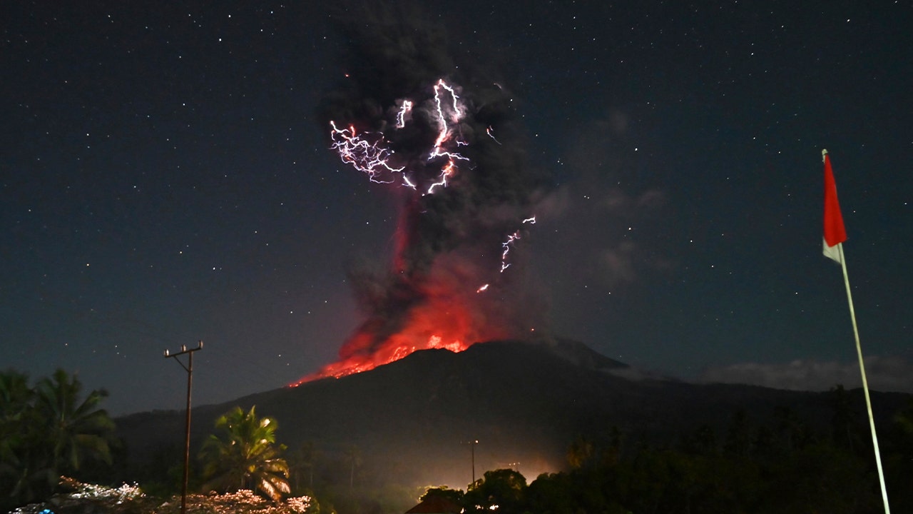 Indonesia's Mount Lewotobi volcano erupts for second straight day