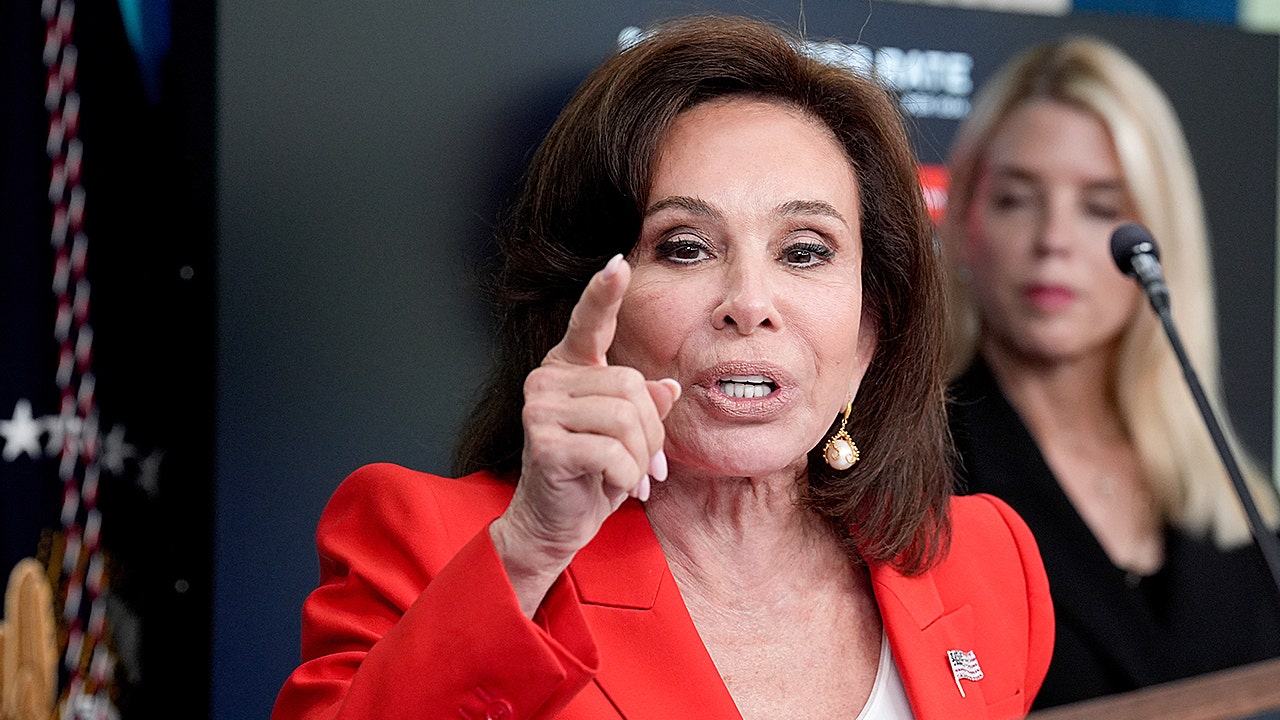 Jeanine Pirro claps back at reporter over D.C. police questions