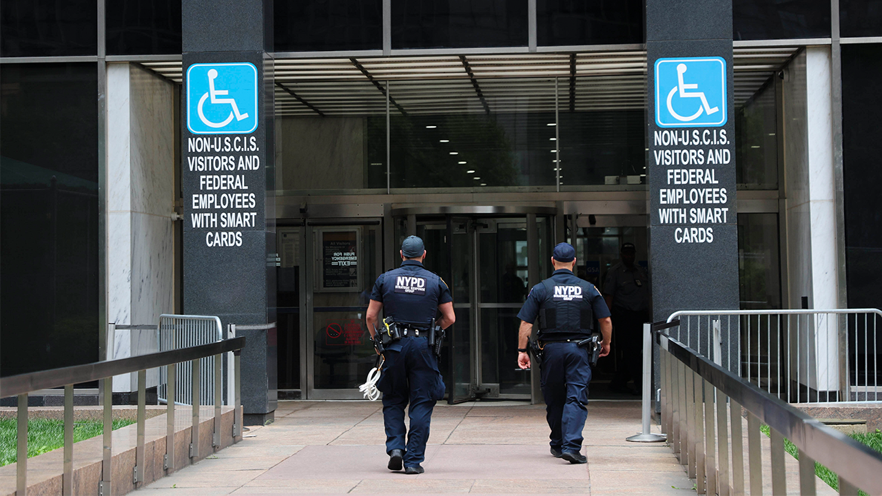 Judge orders ICE to improve conditions at NYC immigration facility