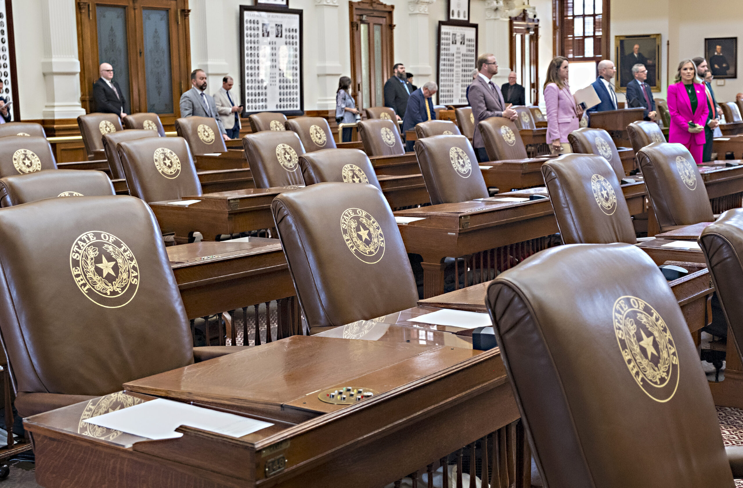 Texas redistricting battle spreads