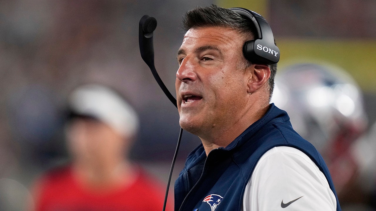 NFL news: Patriots' Mike Vrabel breaks up another joint practice fight
