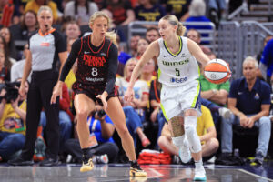 Paige Bueckers Sophie Cunningham