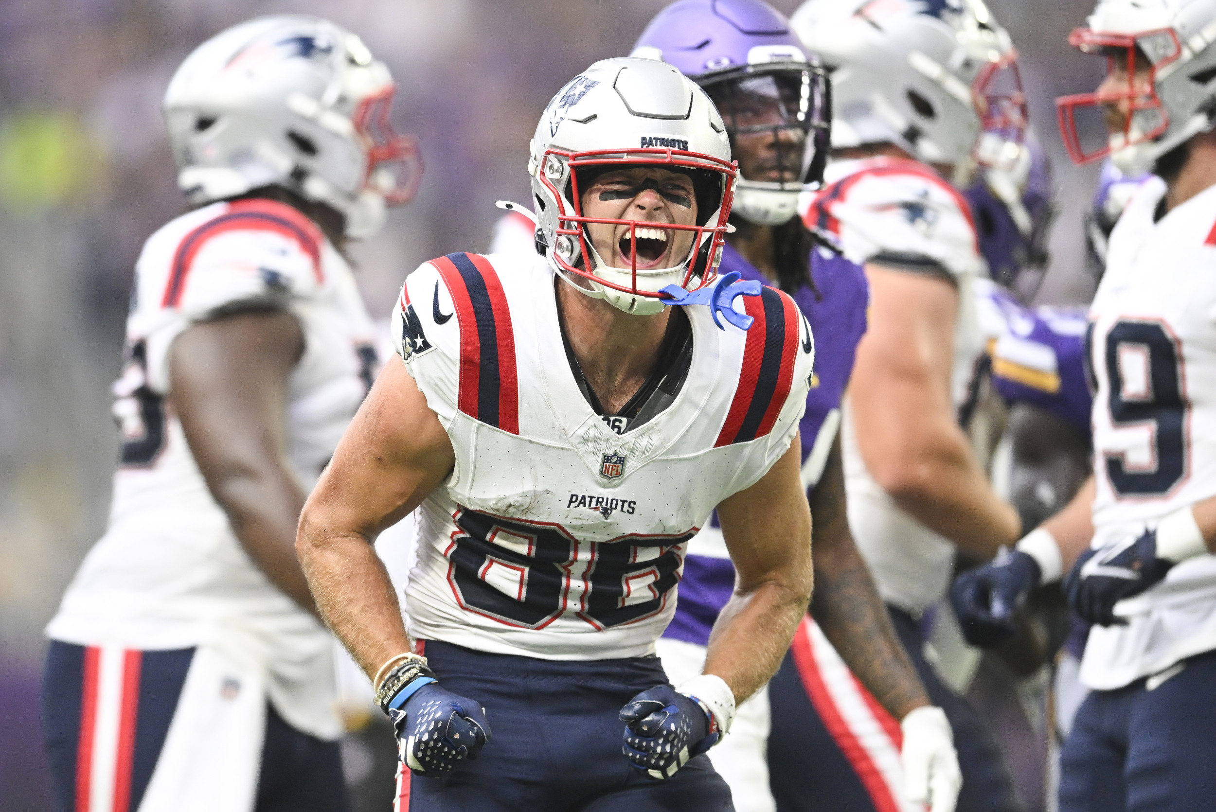Patriots receiver Efton Chism