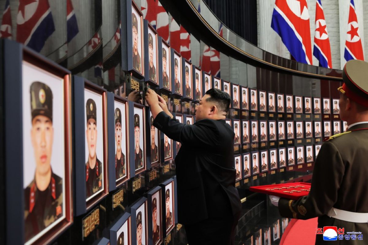 North Korea soldiers memorial