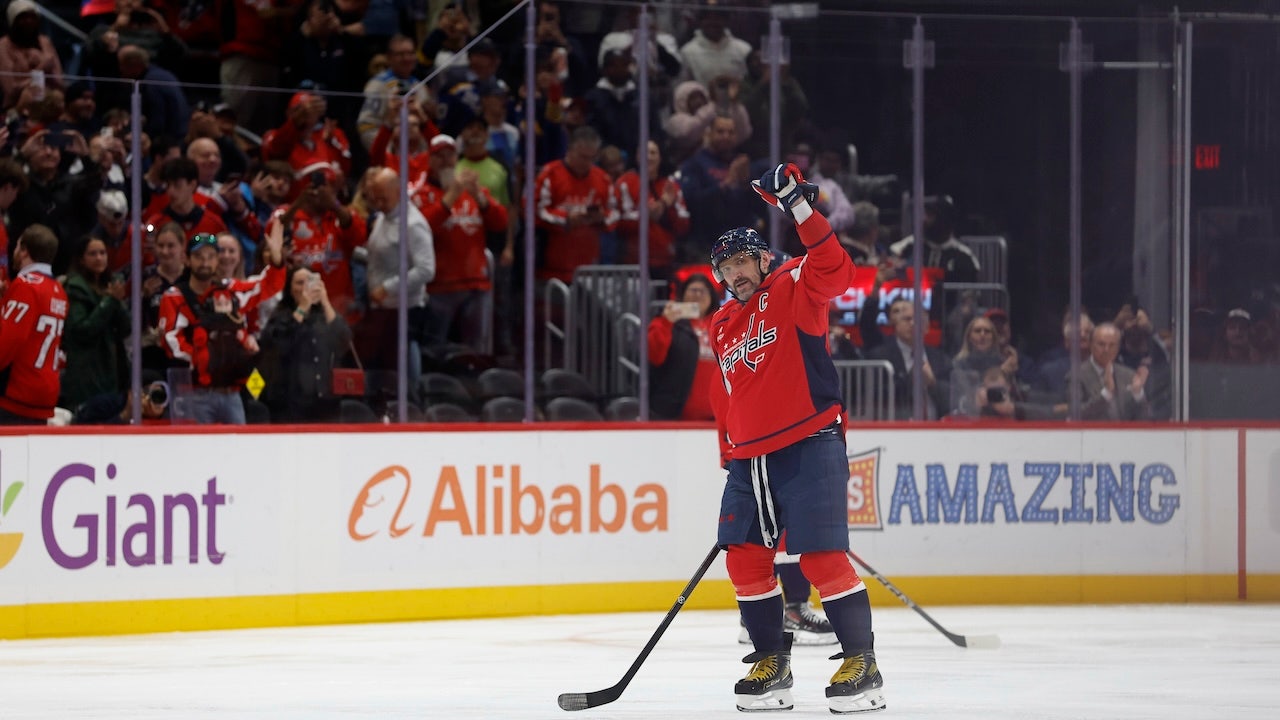 Alex Ovechkin becomes first NHL player to score 900 goals in league history
