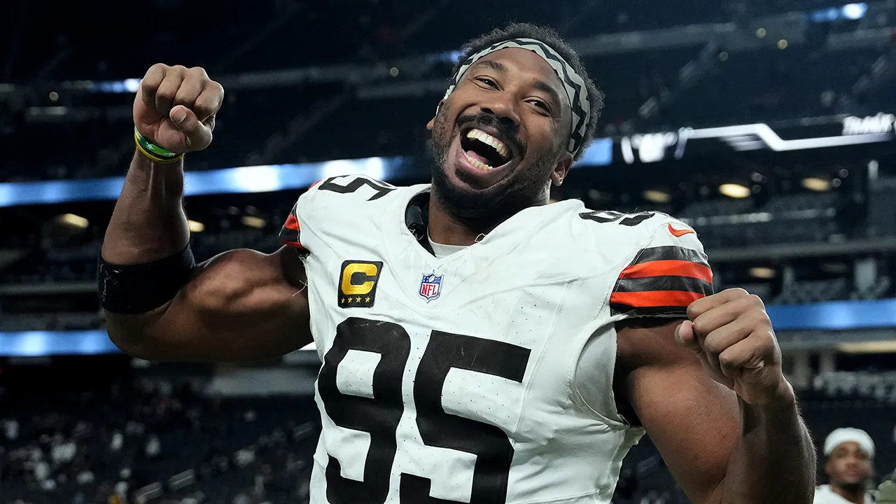 NFL news: Myles Garrett, Chloe Kim appear to confirm dating rumors with kiss